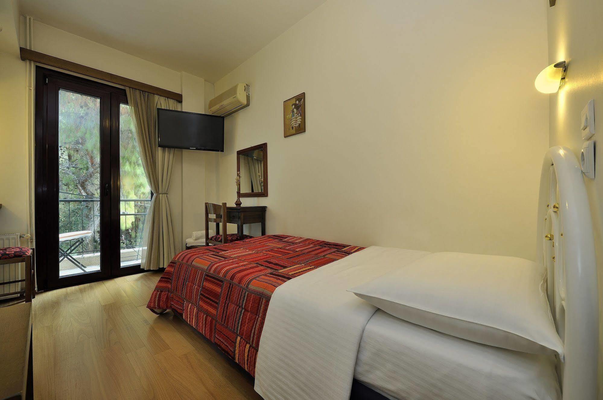 Dryades & Orion Hotel Athens Ngoại thất bức ảnh